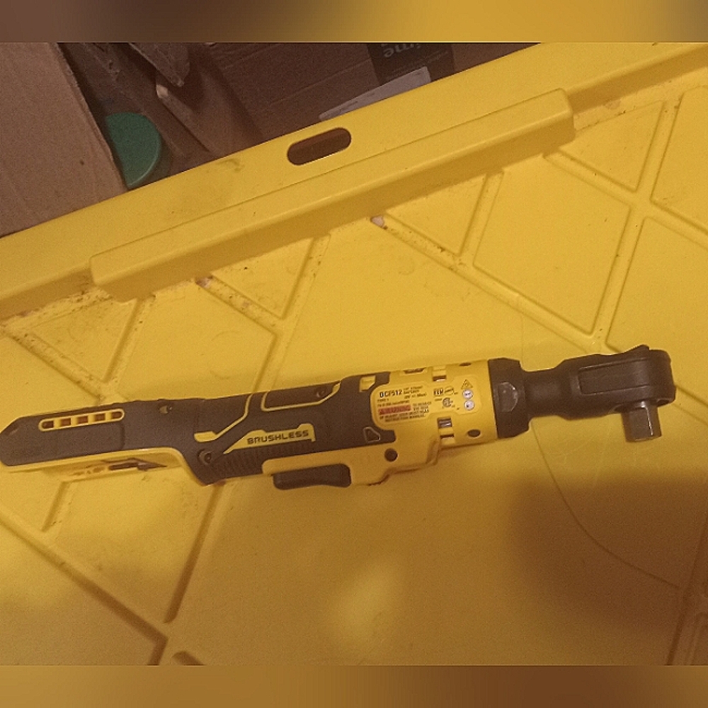DEWALT ATOMIC 20V MAX Brushless 1/2 in. Ratchet DCF512